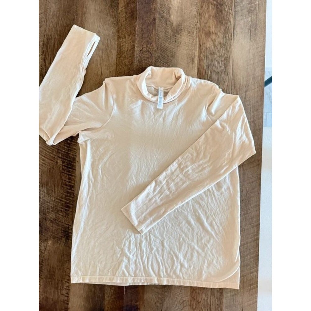 Athleta shirt